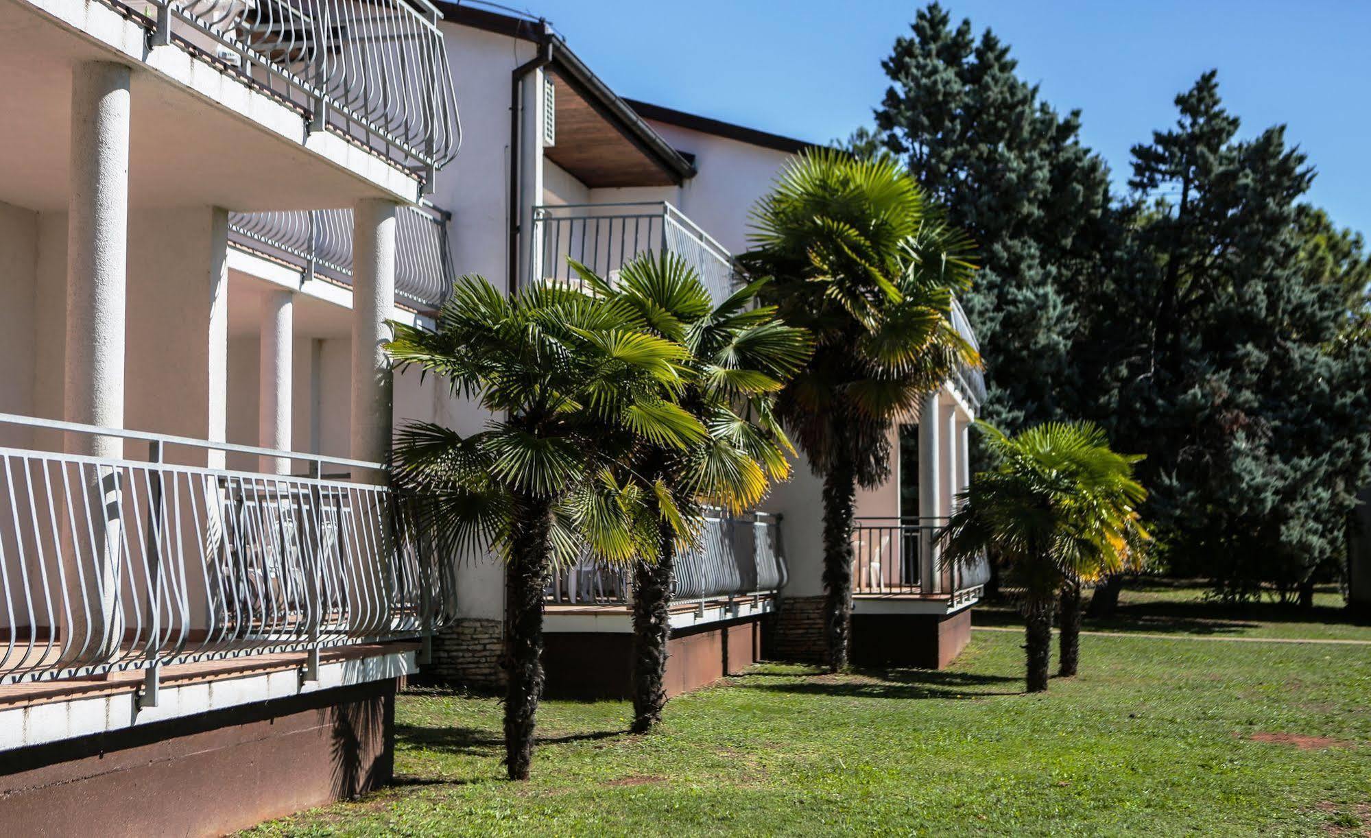 Ai Pini Medulin Resort エクステリア 写真